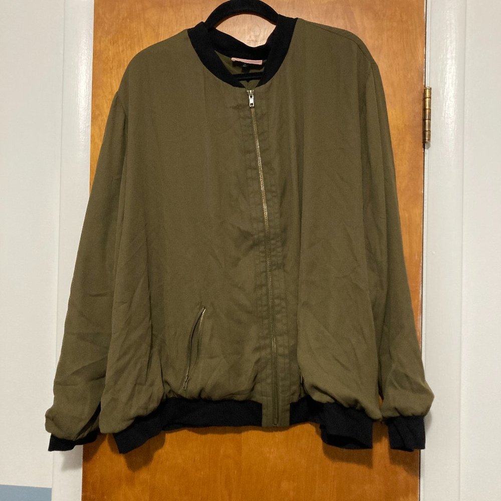 COPY - East Adeline by Dia and Co lightweight olive and black bomber jacket Siz…